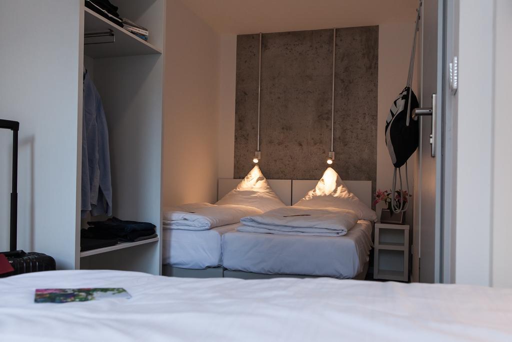 Hostel Near Brandenburg Gate - &