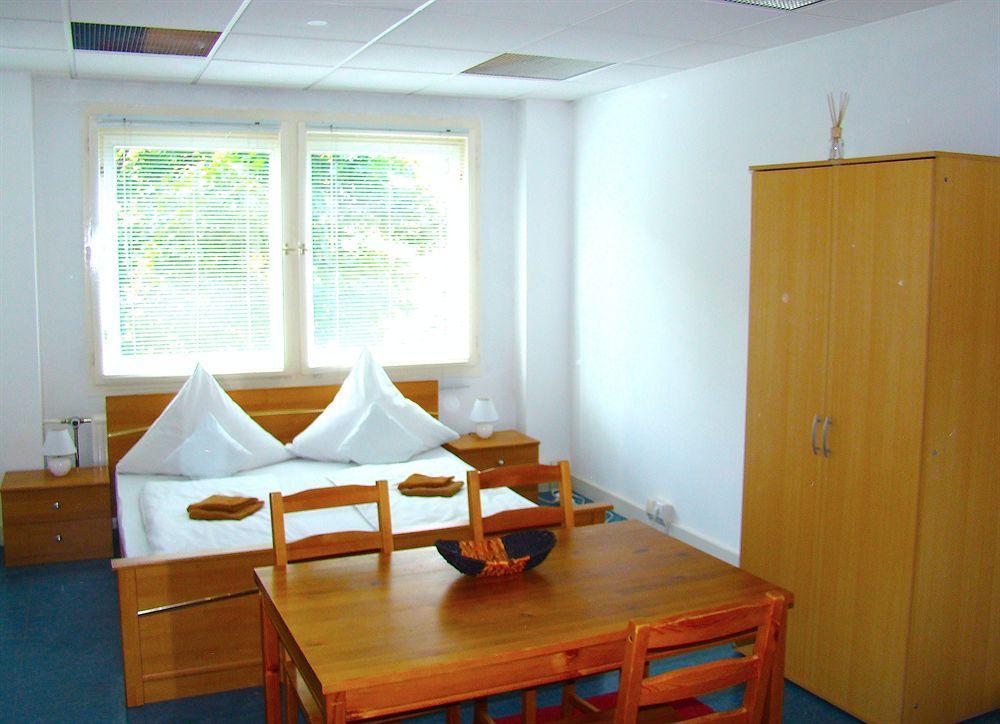 Hostel Near Brandenburg Gate - &